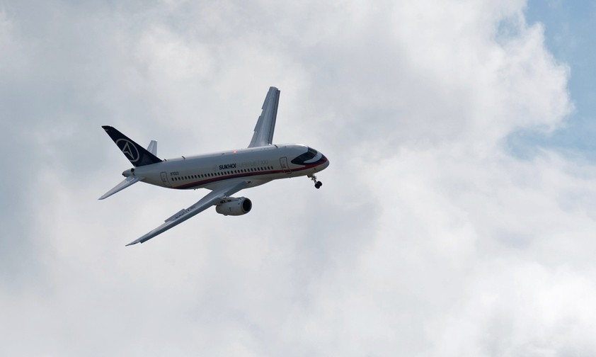 Flugvorführung eines Superjet 100 an der MAKS 2017: Dieses Jahr findet die Messe nicht statt.