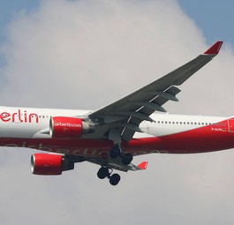 D-ALPG in der Lackierung von Air Berlin.