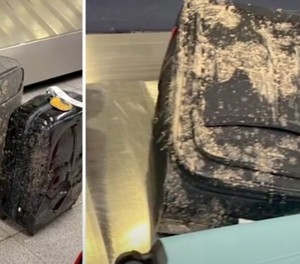 Bilder von Koffern aus dem Virgin-Flug nach New York: Die Gepäckstücke sehen so aus, als seien sie mit menschlichen Ausscheidungen überzogen.