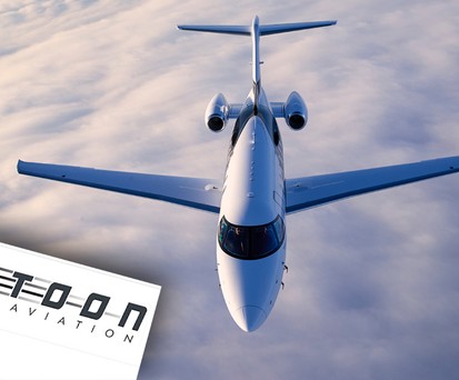 Pilatus PC-24 und der Schriftzug von Platoon Aviation: Start in Hamburg geplant.