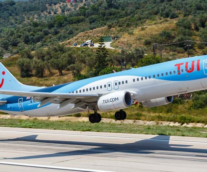 Eine Boeing 737-800 von Tui Airways: Fly4 startet mit drei Flugzeugen aus den Beständen der englischen Tui-Tochter.