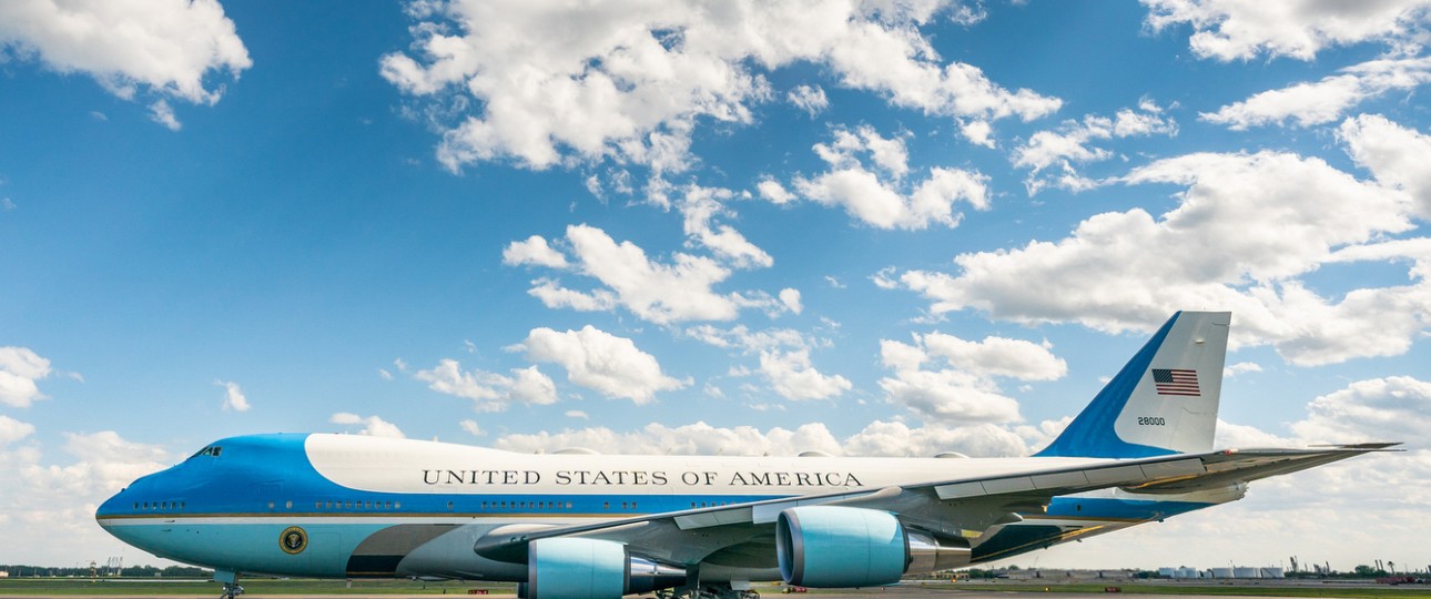 Einer der Regierungsflieger der USA in den traditionellen Farben: Ist der ...