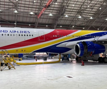 Der zweite Airbus A340-300 von Legend Airlines: Flog vorher für Air Belgium, ebenso wie ...