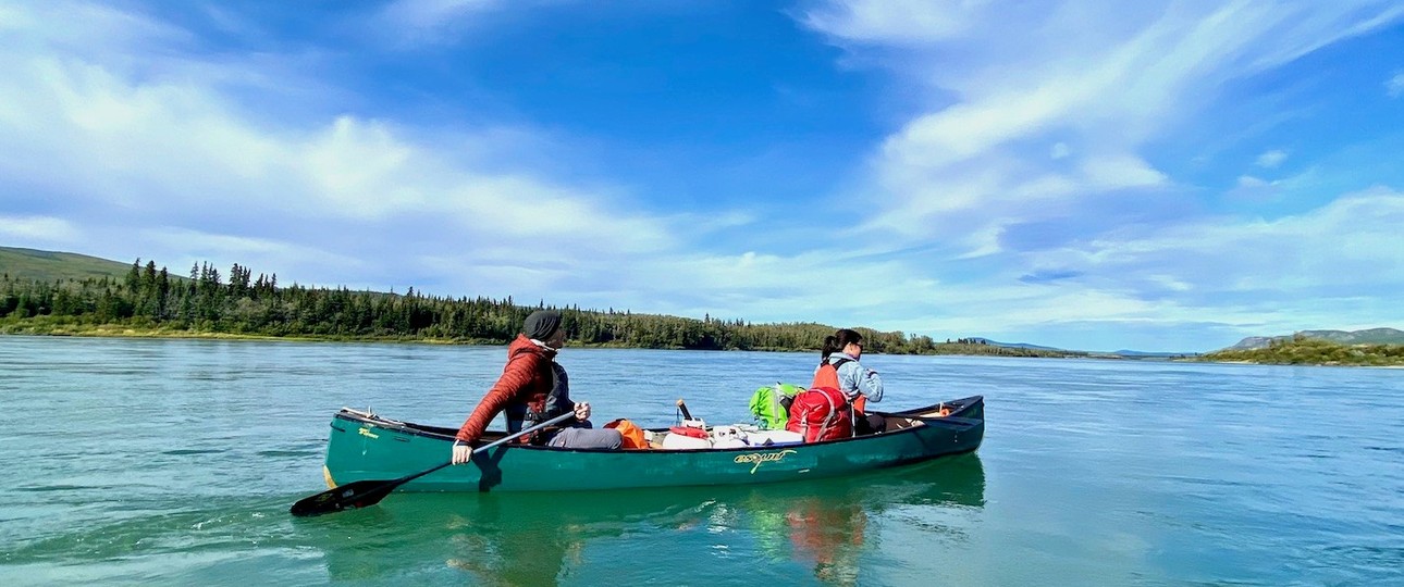Der Yukon ist mitunter mehrere hundert Meter breit