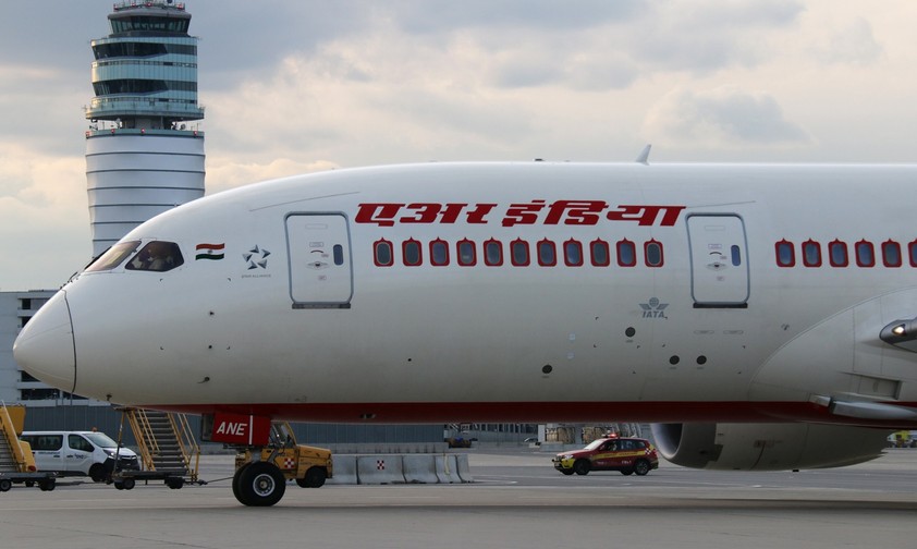 Dreamliner von Air India am Flughafen Wien: Die Airline kommt regelmäßig zum Tanken nach Wien.