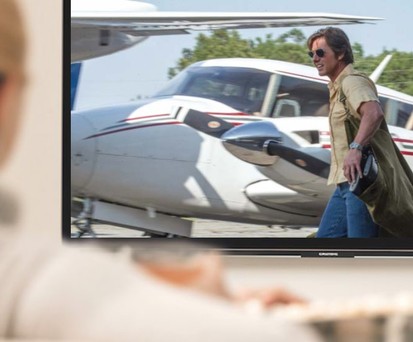 <strong>Flight</strong> (2012): In dem Drama spielt Denzel Washington einen Piloten, der mit einer gewagten Notlandung eine Katastrophe verhinderte. Am Boden muss sich der Flugkapitän aber vor allem privaten Problemen stellen. Den Film gibt es zum Kauf oder zur Leihe unter anderem bei <a href="https://amzn.to/2WzIxDw" target="_blank" rel="noopener">Amazon</a>.