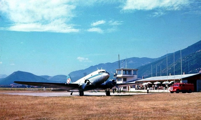 Douglas DC-3 von JAT
