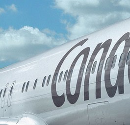 Flieger von Condor: Besitzerin Thomas Cook sucht nach Lösungen für die Airlines.