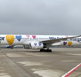 A Condor Boeing 757