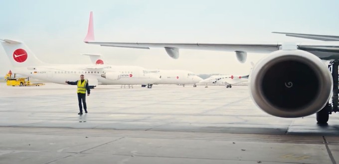 Flieger von WDL im alten Image-Film von Zeitfracht: Sie sind mittlerweile ...