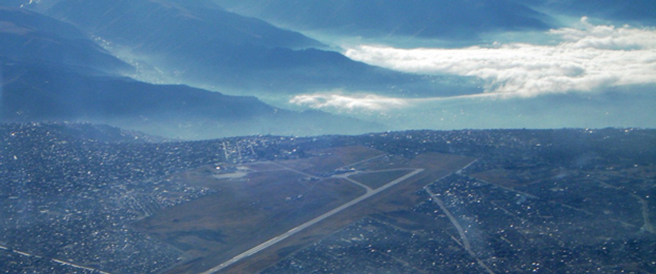 Flughafen El Alto in La Paz: Nomen est omen. Er liegt auf 4061 Meter über Meer.