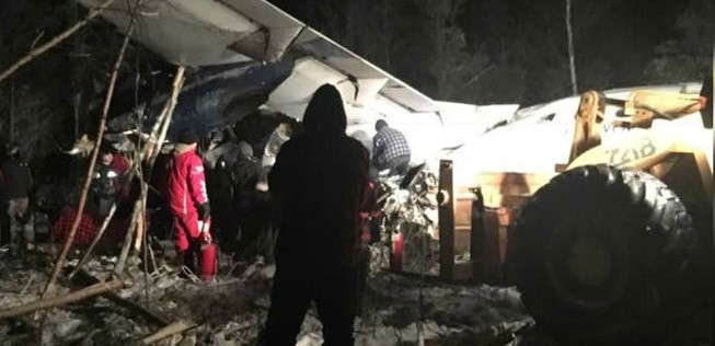 Die Unfallstelle: Das Flugzeugwrack liegt im Wald.