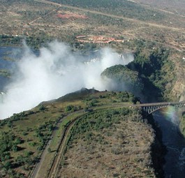 Victoriafälle: Bis zu 10.000 Kubikmeter Wasser pro Sekunde.
