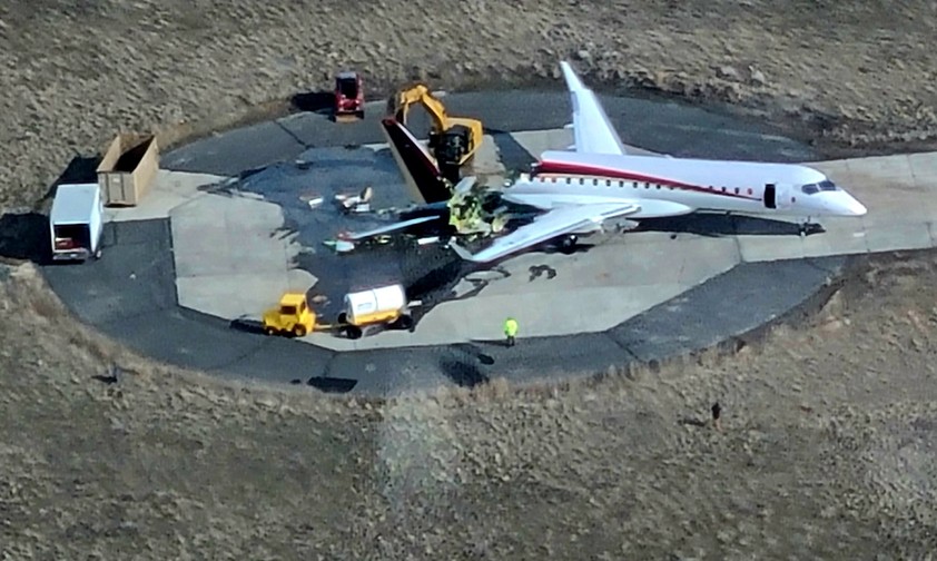 Fertig, Schluss: Der erste Spacejet wird zerlegt.