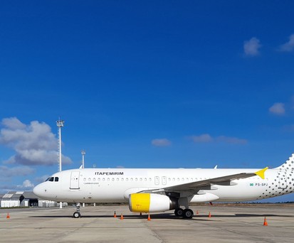 Airbus A320 von ITA Transportes Aéreos: Noch in den Farben von Vueling.