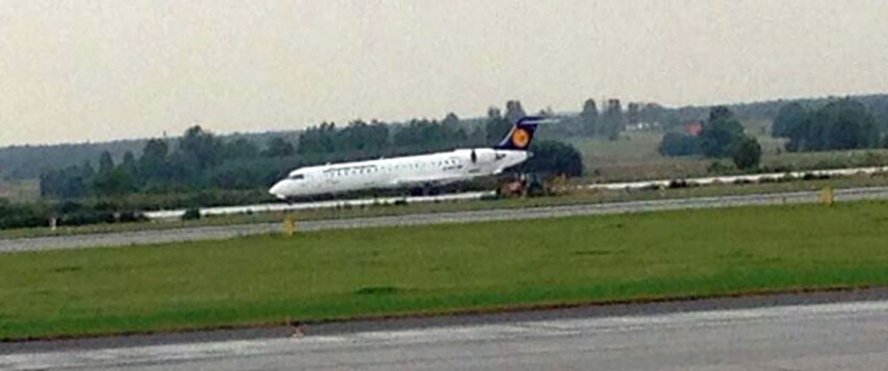 Die CRJ700 von Lufthansa in Katowice: Die Piloten wählten die falsche Landebahn.