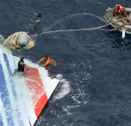 Brasilianische Rettungskräfte finden die Heckflosse des A330: Kommt es zehn Jahre später zum Prozess?
