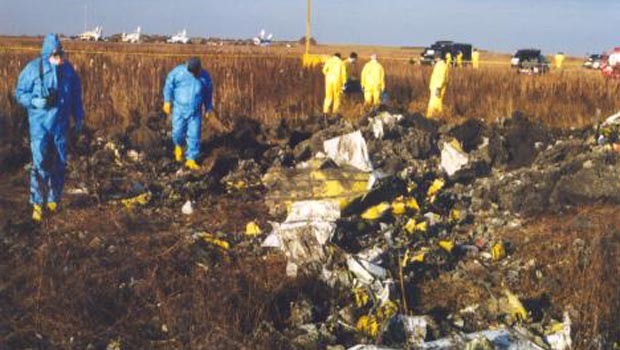 Am 25. Oktober 1999 stürzte ein Learjet in ein Feld in South Dakota. Die Crew war wegen Sauerstoffmangels ohnmächtig geworden, der Jet flog vier Stunden lang weiter, bis das Kerosin ausging. Die sechs Insassen, darunter Golfer Payne Stewart, starben.