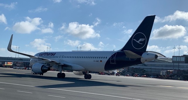 Airbus A321 von Lufthansa in Hamburg: Neue Flugnummern.