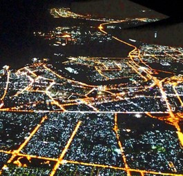 Dass die Stadt, die niemals schläft, ihrem Slogan alle Ehre macht, beweist dieses Foto. Leser Vincent schreibt: «Blizzard Nemo war über das Land gefegt und die Nacht unglaublich klar. Besonders das Leuchten des Times Squares sieht man schön.»