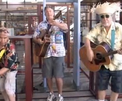 Das Video soll die Passagiere in der Warteschlange unterhalten.