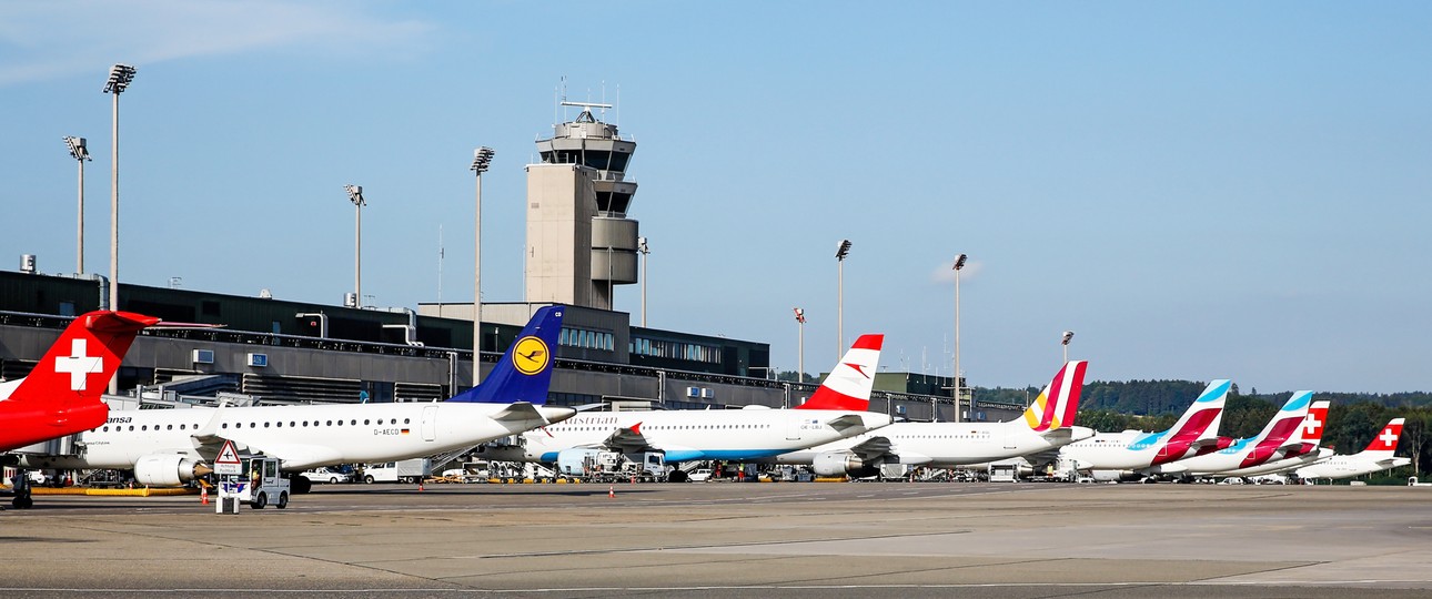 Bei den vielen Airlines am Himmel helfen die Rufzeichen, Flugzeuge voneinander zu unterscheiden.