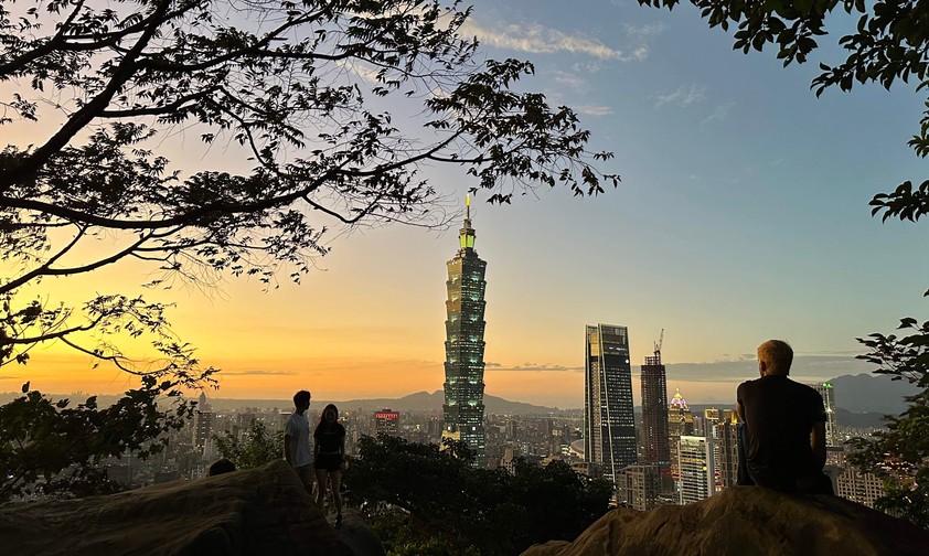 Blick auf Taipeh vom Elephant Mountain: Beliebter Ort, um den Sonnenuntergang zu erleben.