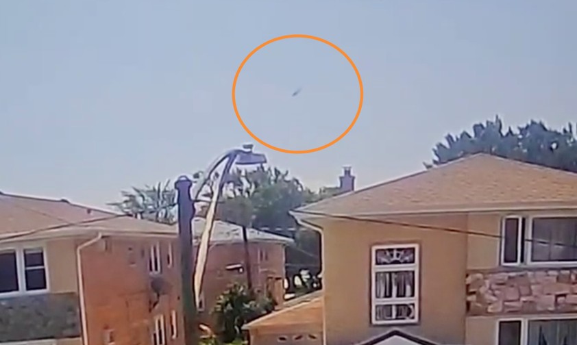 Überwachungskamerabild: Zeigt die Rutsche auf dem Weg zum Boden.