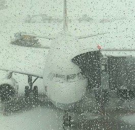 Flughafen Frankfurt: 160 Räumfahrzeuge im Einsatz.