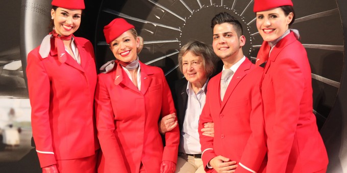 Maria Jakl heute mit einer Crew von Austrian Airlines.