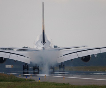 A380 bei der Landung: Belastung für die Reifen.