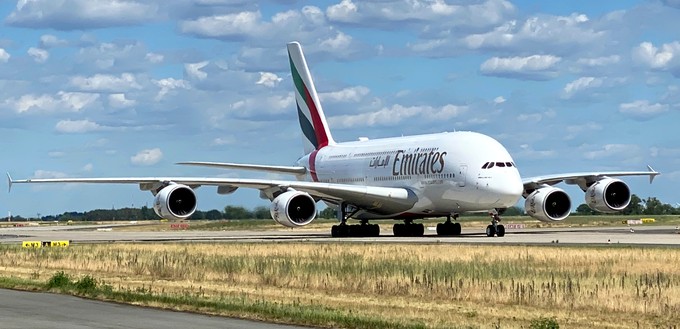 Es handelt sich um A6-EVS, den letzten je gebauten Airbus A380 ...