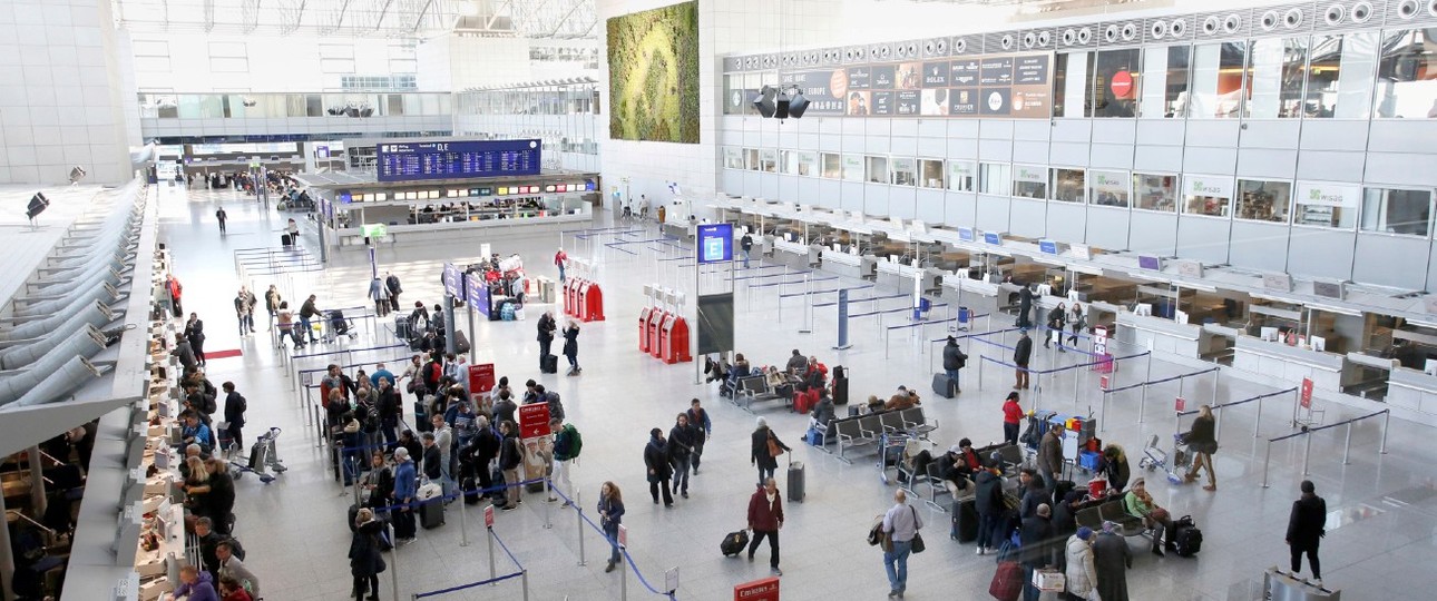 Flughafen Frankfurt: Jeden Tag kommen weniger Reisende.