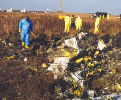 Am 25. Oktober 1999 stürzte ein Learjet in ein Feld in South Dakota. Die Crew war wegen Sauerstoffmangels ohnmächtig geworden, der Jet flog vier Stunden lang weiter, bis das Kerosin ausging. Die sechs Insassen, darunter Golfer Payne Stewart, starben.