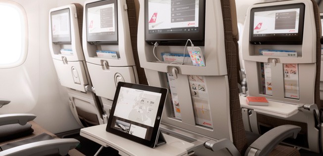Tablets, Smartphones oder Laptops können neu am Bildschirm aufgeladen und ans Internet angeschlossen werden.