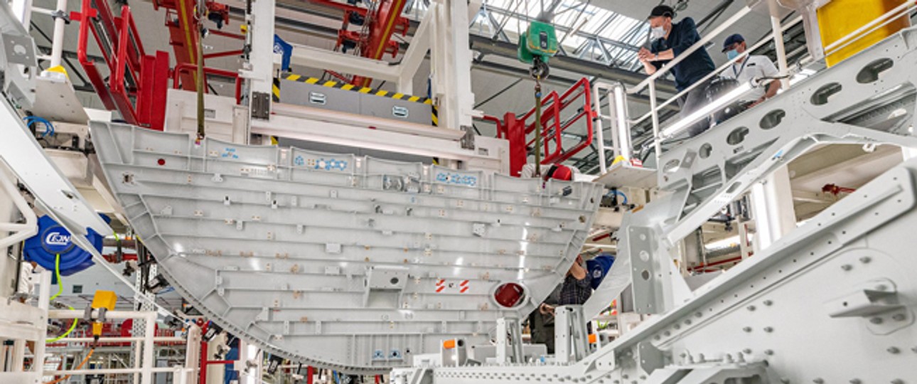 Montage von Bauteilen des Airbus A321 XLR: Erstflug im Jahr 2022.