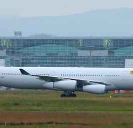 Airbus A340 of Air Namibia: The airline remains struggling.