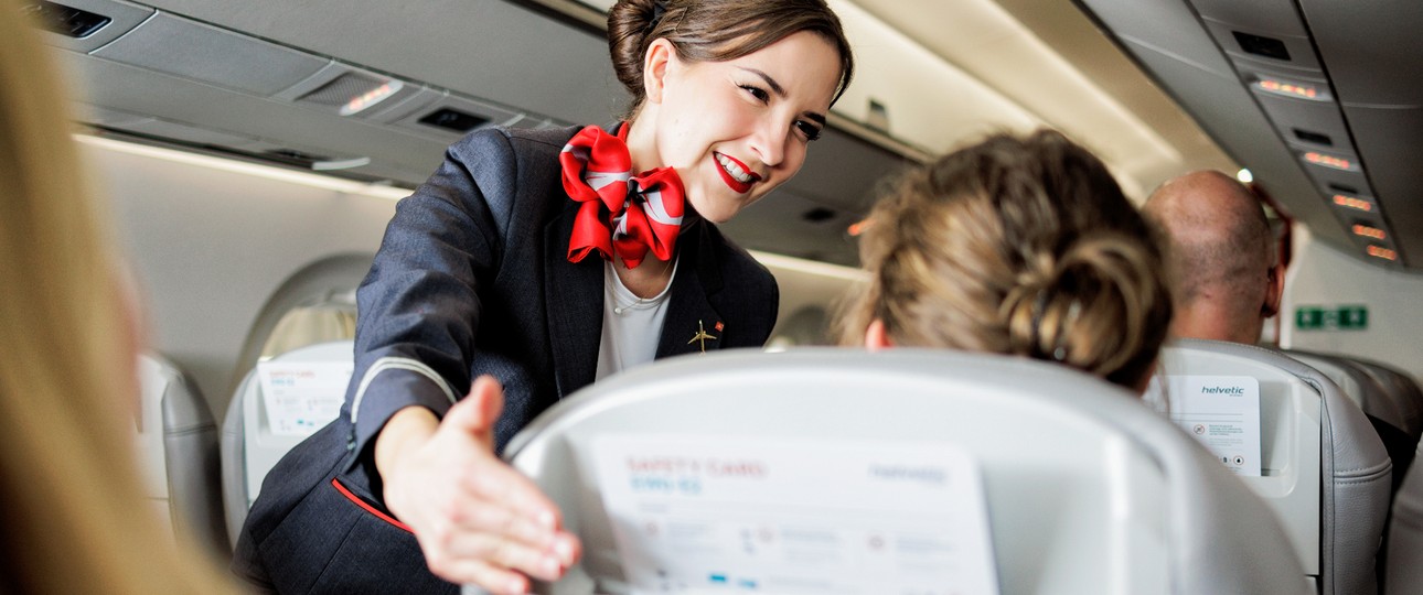 Helvetic Airways bietet Cabin Attendants innovative, flexible Arbeitsmodelle und neue Kurse für 2024