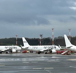 Zwei Airbus A320 Neo von Marabu am Flughafen Hamburg: In diesem Sommer setzt die Condor-Schwester auf neun Flugzeuge.
