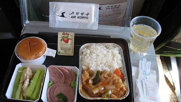 Das Essen in der Business Class sei genießbar, schreibt dieser Passagier.