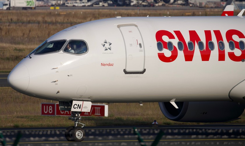 Airbus A220 von Swiss: Die Fluggesellschaft findet nicht genügen Cockpitpersonal.