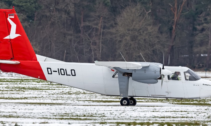 Flugplatz Uetersen/Heist: Die Britten-Norman BN-2 Islander mit dem Kennzeichen D-IOLO ...