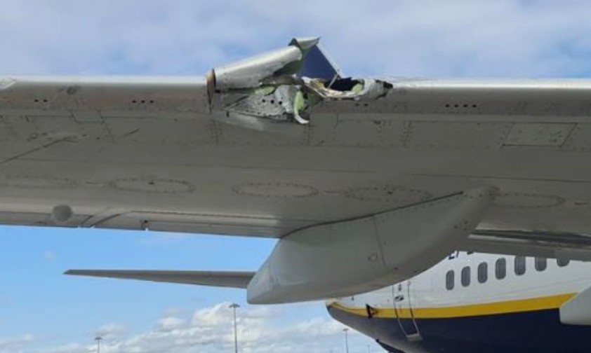 Beschädigte Ryanair-Tragfläche: Der Mitarbeiter war überfordert.