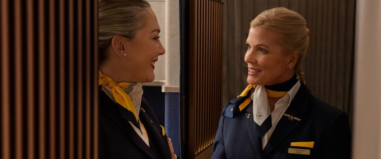 Flugbegleiterinnen von Lufthansa in der Allegris First Class: Bald auch weiter hinten im Flugzeug im Einsatz.