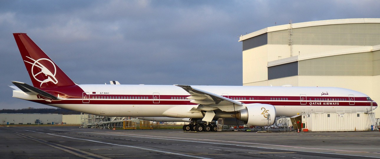 Boeing 777-300 ER mit dem Kennzeichen A7-BAC: Erinnert an früher.