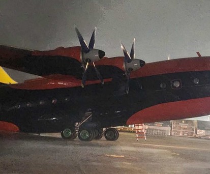 Eine Antonov An-12: Windböen hoben die 28.000 Kilogramm schwere Maschine an.