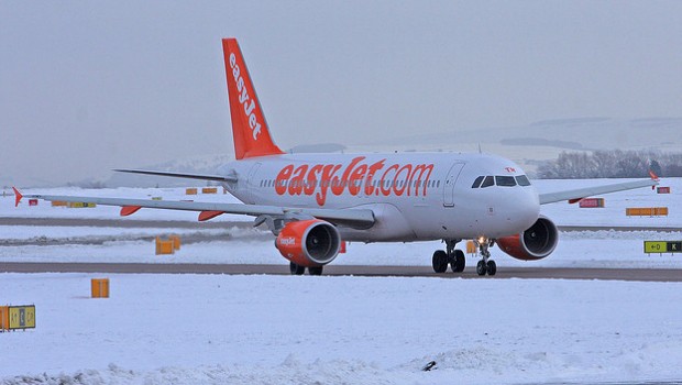 Easyjet: Wer gerne in fliegenden Litfass-Säulen sitzt, wird das Easyjet-Design mögen.