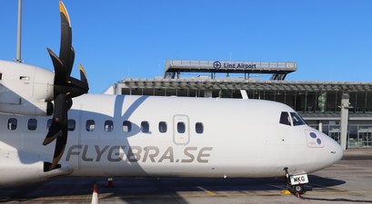 ATR von Braathens für Austrian am Flughafen Linz: bald ist es vorbei.