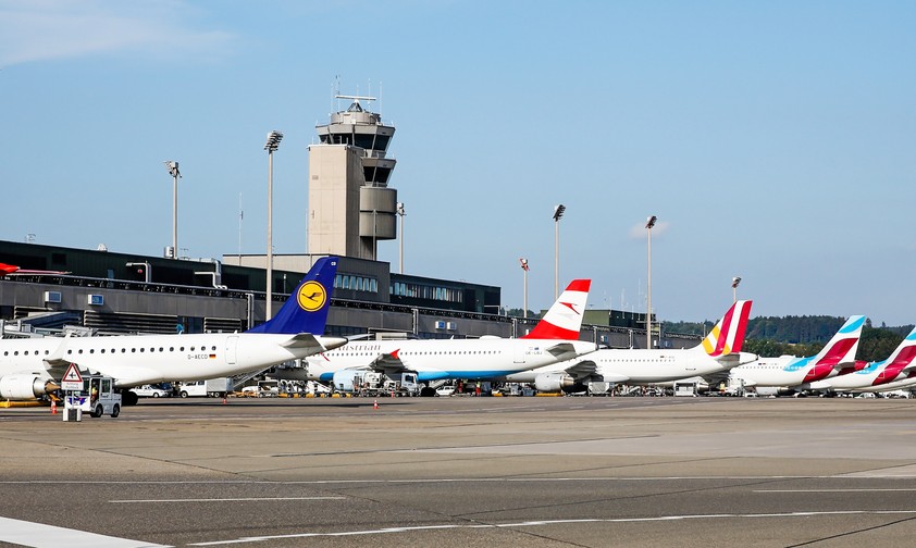 Bei den vielen Airlines am Himmel helfen die Rufzeichen, Flugzeuge voneinander zu unterscheiden.