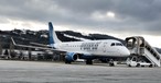 Embraer E170 von People's: Die Airline schickt ihren Flieger zur Wartung.